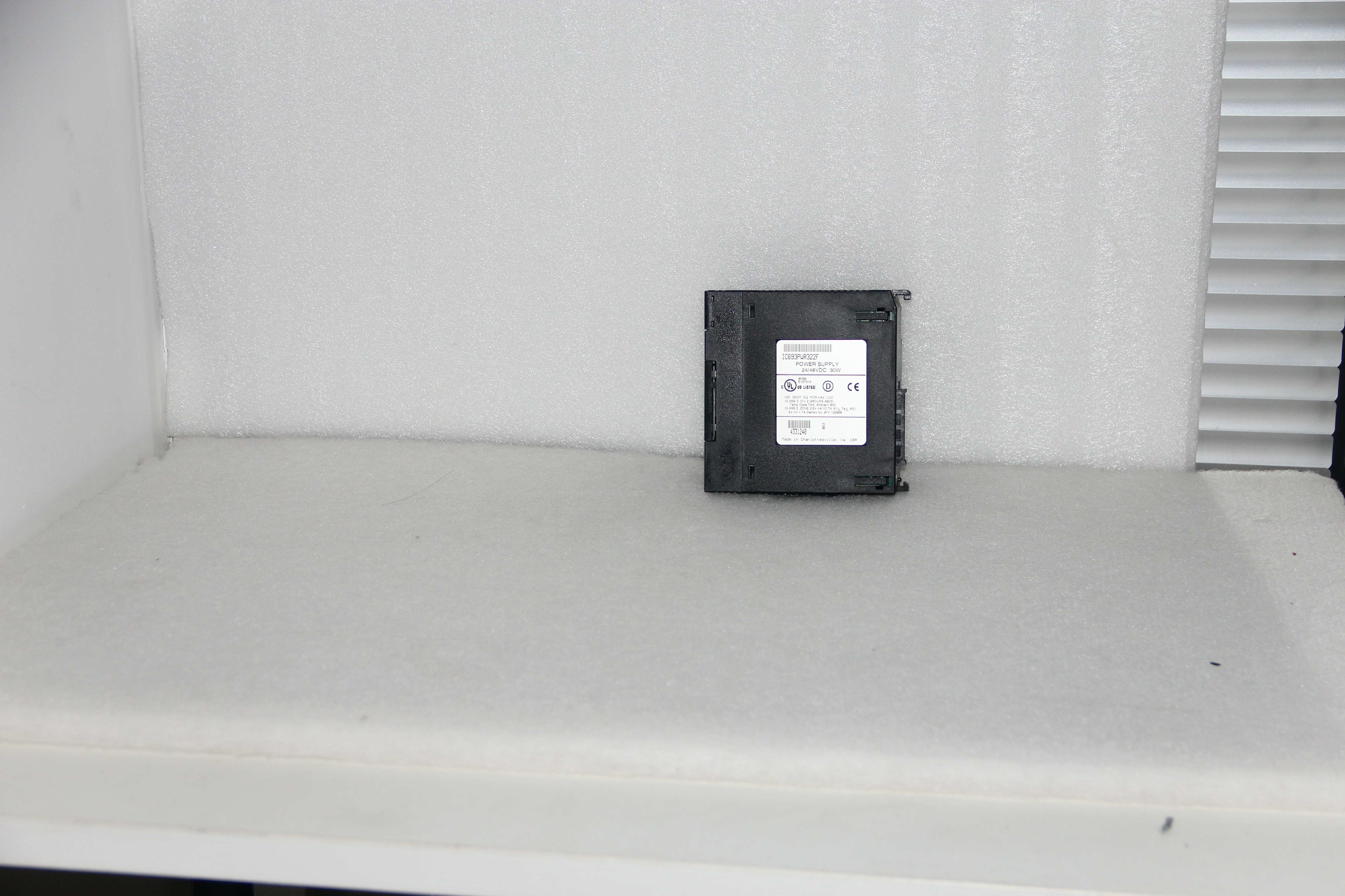 GE IC693PWR322F  GE IC693PWR322F产品深度解析  中文版  产品概述  GE IC693PWR322F是一款专为GE Fanuc Series 90-30系列PLC设计的